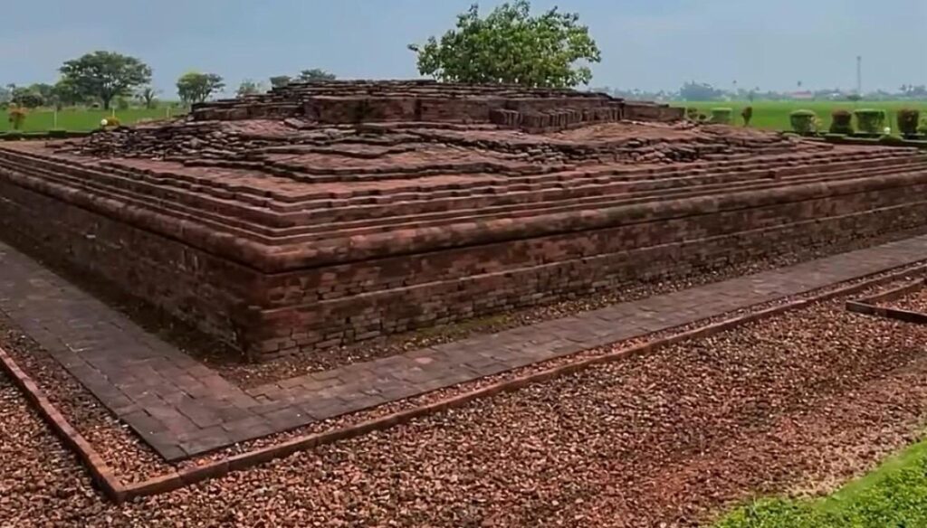 Candi jiwa di komplek situs batujaya dok heritage id